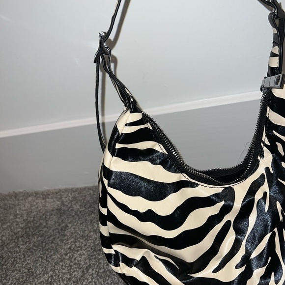 NA-KD NAKD Mini Rounded Bag - Picture 7 of 11